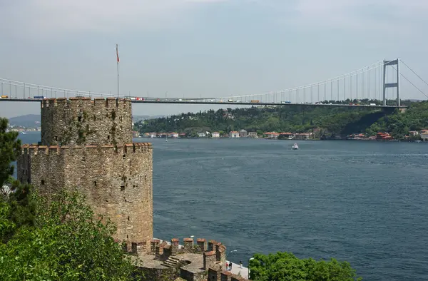 İstanbul 'daki Rumeli Kalesi manzaralı