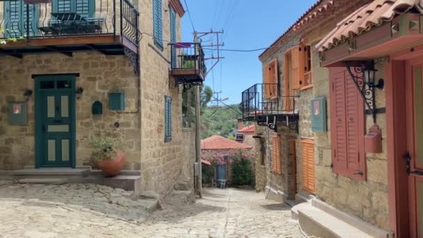 アデペ村はトルコのカナカレにある それはオスマン帝国の古い村であり その古い通りや家は魅力的な訪問者です — ストック動画