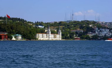 İstanbul, Türkiye 'deki Tarihi Kuleli Askeri Lisesi Binası 19. yüzyılda inşa edildi..