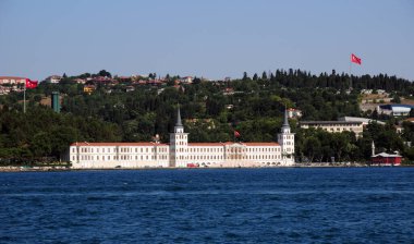 İstanbul, Türkiye 'deki Tarihi Kuleli Askeri Lisesi Binası 19. yüzyılda inşa edildi..