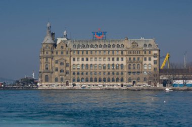 İstanbul, Türkiye 'de yer alan Haydarpaa İstasyon Binası 1872 yılında inşa edildi..