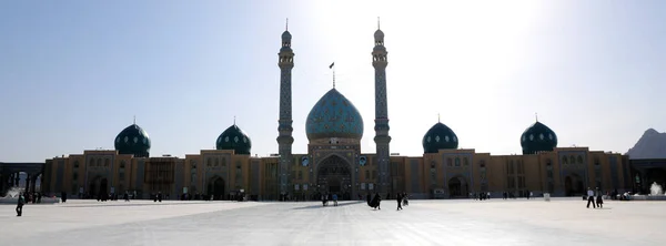 Qom 'daki Jamqaran Camii, kaçtı..