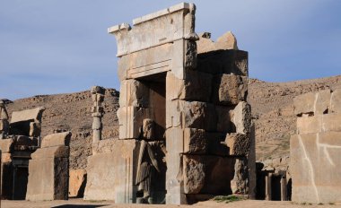 İran 'ın Şiraz kentinde ve Pers İmparatorluğu' nun başkentinde yer alan Persepolis, yaklaşık 2500 yıl önce Pers Kralı I. Darius tarafından kuruldu..