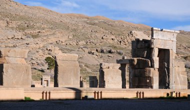 İran 'ın Şiraz kentinde ve Pers İmparatorluğu' nun başkentinde yer alan Persepolis, yaklaşık 2500 yıl önce Pers Kralı I. Darius tarafından kuruldu..