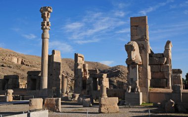 İran 'ın Şiraz kentinde ve Pers İmparatorluğu' nun başkentinde yer alan Persepolis, yaklaşık 2500 yıl önce Pers Kralı I. Darius tarafından kuruldu..