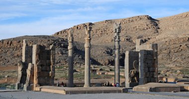 İran 'ın Şiraz kentinde ve Pers İmparatorluğu' nun başkentinde yer alan Persepolis, yaklaşık 2500 yıl önce Pers Kralı I. Darius tarafından kuruldu..
