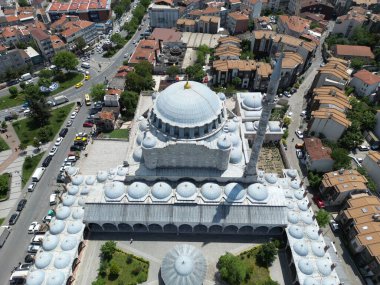 Türkiye 'nin Edirnekapi ilçesinde yer alan Mihrimah Sultan Camii ve Kompleksi 16. yüzyılda Mimar Sinan tarafından inşa edilmiştir..