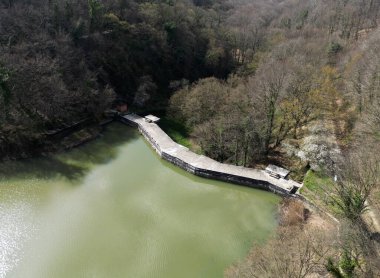 İstanbul, Türkiye 'deki Belgrad Ormanlarında Ayvat Barajı Osmanlı döneminde inşa edildi.