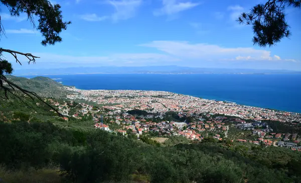 Altinoluk Kasabası manzarası, Balikesir ilinin tatil beldesi, Türkiye