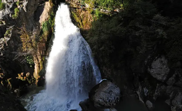 Ulukaya Kanyonu ve Şelale manzarası Ulus, Bartin, Türkiye