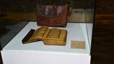 Bayburt, Türkiye. 18 Ağustos 2018. Türkiye 'nin Bayburt kentinde bulunan Baks Müzesi, çağdaş ve geleneksel el sanatlarının sergilendiği bir müzedir..