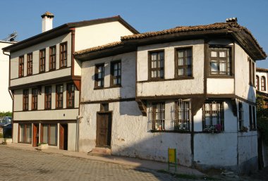 Osmanlı, Bilecik ilinin Bilecik ilçesine bağlı bir beldedir. Tarihi evleri, kiliseleri ve camileri vardır..