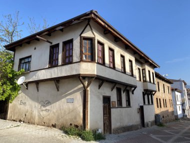 Osmanlı, Bilecik ilinin Bilecik ilçesine bağlı bir beldedir. Tarihi evleri, kiliseleri ve camileri vardır..