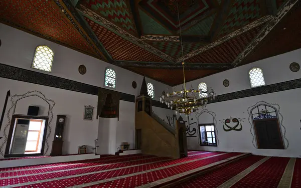 Türkiye 'nin Osmanlı kentinde yer alan Rustem Paşa Camii 16. yüzyılda inşa edildi..