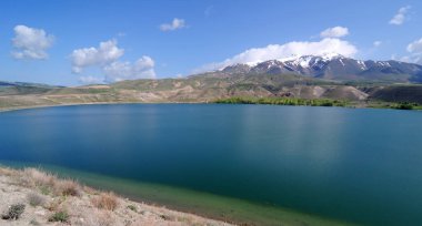 Adilcevaz 'daki Aygir Gölü, Bitlis, Türkiye.