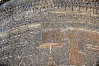 Seljuk döneminde Türkiye 'nin Ahlat ilçesinde yer alan Bayindir Camii ve Cupola inşa edildi..