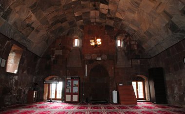 Seljuk döneminde Türkiye 'nin Ahlat ilçesinde yer alan Bayindir Camii ve Cupola inşa edildi..