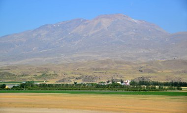 Suphan Dağı ve Sodali Gölü - Bitlis - TURKEY