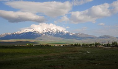 Suphan Dağı ve Sodali Gölü - Bitlis - TURKEY