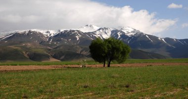 Suphan Dağı ve Sodali Gölü - Bitlis - TURKEY