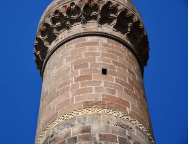 Türkiye 'nin Adilcevaz ilçesinde yer alan Tuğul Bey Camii 16. yüzyılda inşa edildi..