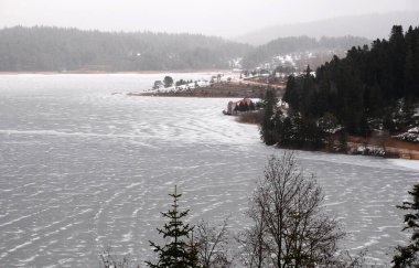 Türkiye 'nin Bolu kentindeki Abant Gölü