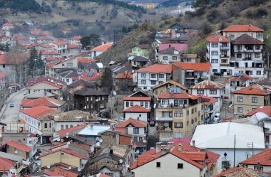 Türkiye 'nin Bolu kentinde yer alan Mudurnu Kasabası, eski Osmanlı evleri ve tarihi eserleriyle önemli bir turizm kentidir..