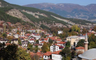 Türkiye 'nin Bolu kentinde yer alan Mudurnu Kasabası, eski Osmanlı evleri ve tarihi eserleriyle önemli bir turizm kentidir..