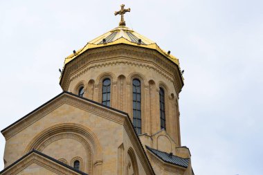 Gürcistan 'ın Tiflis şehrinde yer alan Sameba Katedrali, ülkenin en büyük kilisesidir..