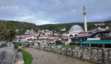 Kosova 'nın tarihi Prizren kentinden bir manzara