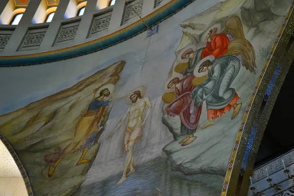 Arnavutluk 'un başkenti Tiran' da İsa 'nın Dirilişi Ortodoks Kilisesi' nin manzarası