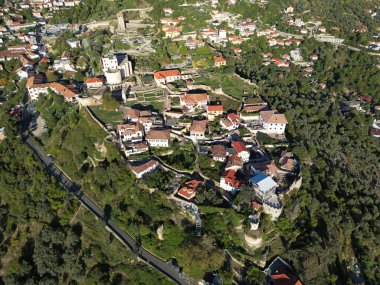 Arnavutluk 'un tarihi Kruje kasabasının manzarası