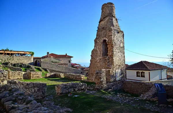 Arnavutluk 'un tarihi Kruje kasabasının manzarası
