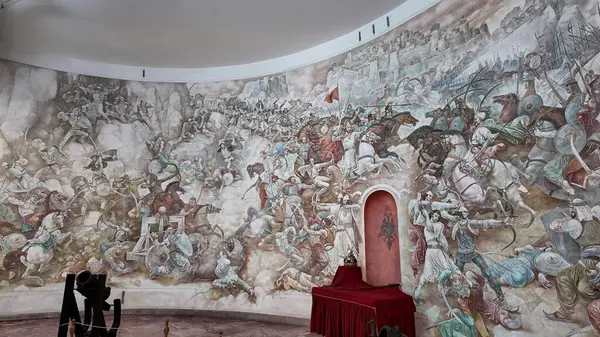 Kruje, Arnavutluk. 1 Ekim 2024. Arnavutluk 'un Kruje kentindeki Alexander Müzesi manzarası