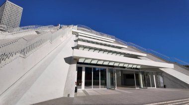 Arnavutluk 'un başkenti Tiran' daki Piramidin manzarası