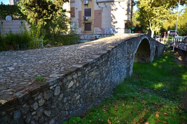 Arnavutluk 'un başkenti Tiran' da yer alan Tabakhane Köprüsü, Osmanlı döneminde 18. yüzyılda inşa edildi..