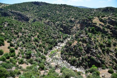 Türkiye 'nin Usak ilinde yer alan Tasyaran Vadisi, doğal oluşumuyla önemli bir turizm merkezidir..