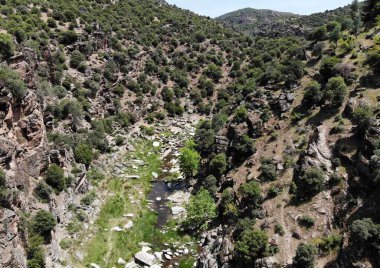 Türkiye 'nin Usak ilinde yer alan Tasyaran Vadisi, doğal oluşumuyla önemli bir turizm merkezidir..