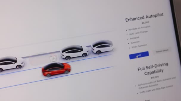 美国加州 2022年11月14日 为特斯拉汽车订购完全自动驾驶自动驾驶仪 以购买特斯拉汽车 单击设备屏幕上的 — 图库视频影像