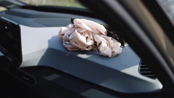 Auto Een Ongeluk Veiligheidssysteem Auto Bestuurders Airbag Ingezet Het Stuur — Stockvideo