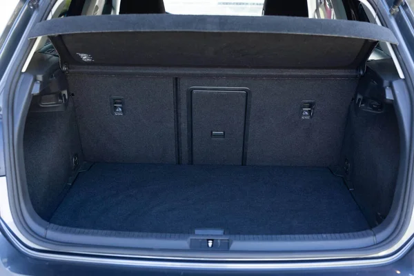 Rear View Car Open Trunk Modern Hatchback Car Open Empty — Stock Photo, Image
