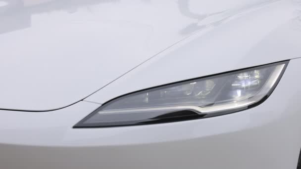 Lviv Ukraina Mars 2024 Tesla Modell Highland Elektrisk Bil Närbild — Stockvideo