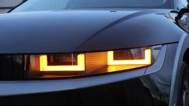 Nowoczesne Reflektory Lub Przednie Światło Samochodu Stolicy Samochód Doprowadził Przyćmienia — Wideo stockowe