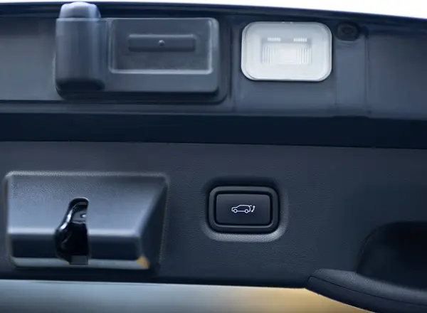 Кнопка Автоматичного Відкриття Закриття Дверей Багажника Нового Пасажирського Автомобіля Кнопка — стокове фото