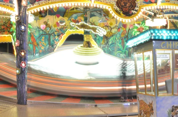 Karusell Karusell Natten Ljus Målning Lång Exponering Kirmes Jahrmarkt Högkvalitativt — Stockfoto