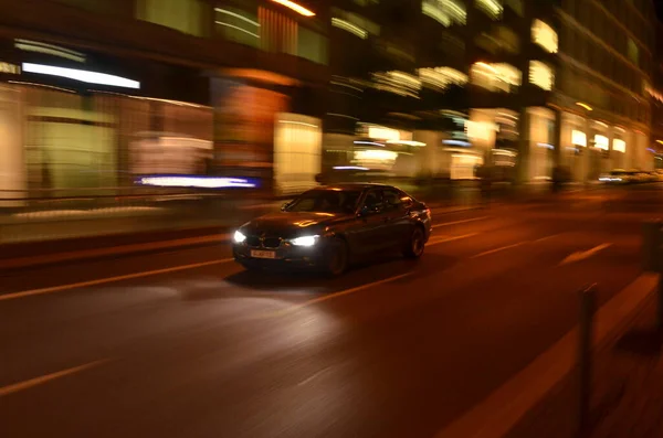Αυτοκίνητο Στην Πόλη Νυχτερινή Ταχύτητα Frankfurt Lon Έκθεση Υψηλής Ποιότητας — Φωτογραφία Αρχείου