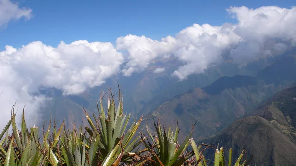 Egy Andok Hegy Tetején Gyönyörű Kilátással Kiváló Minőségű Fénykép — Stock Fotó
