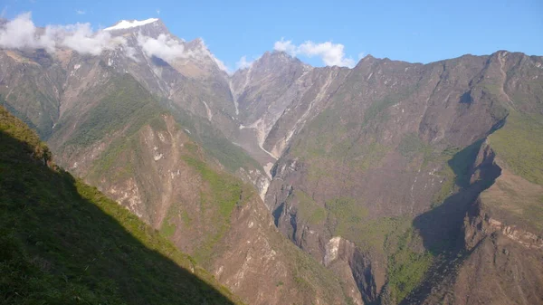 Topo Uma Montanha Dos Andes Com Uma Bela Vista Foto — Fotografia de Stock