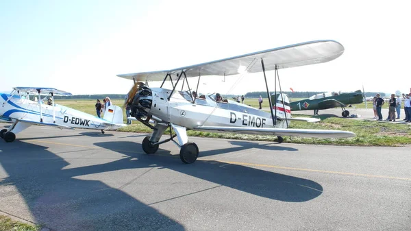 Διπλό Decker Αεροπλάνο Παλιό Airshow Αεροπορίας Προπέλα Υψηλής Ποιότητας Φωτογραφία — Φωτογραφία Αρχείου