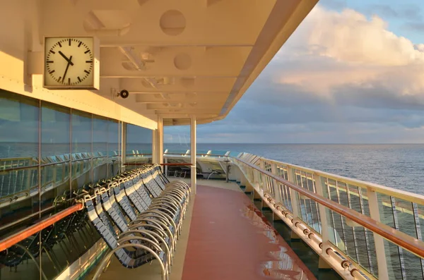 Cruiseschip Uitzicht Oceaan Lege Zonsondergang Zonsopgang Hoge Kwaliteit Foto — Stockfoto